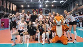 Eczacıbaşı Dynavit, Sigorta Shop'u 3-2 mağlup etti