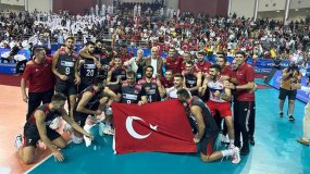 Filenin Efeleri tarih yazdı! FIVB Challenger Kupası'nda şampiyon Türkiye!